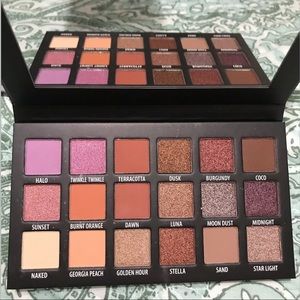 KAB Cosmetics - Day and Night Eyeshadow Palette 18 Shades NWB